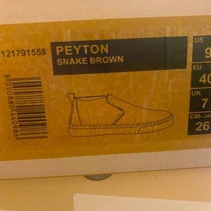 Hey dudes Peyton snake skin